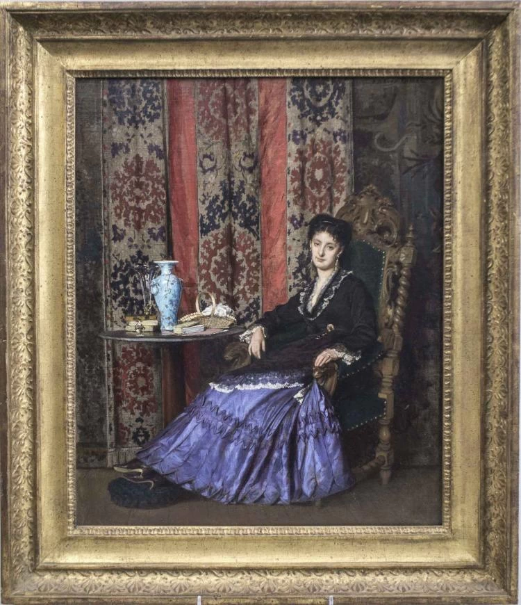 Donna seduta